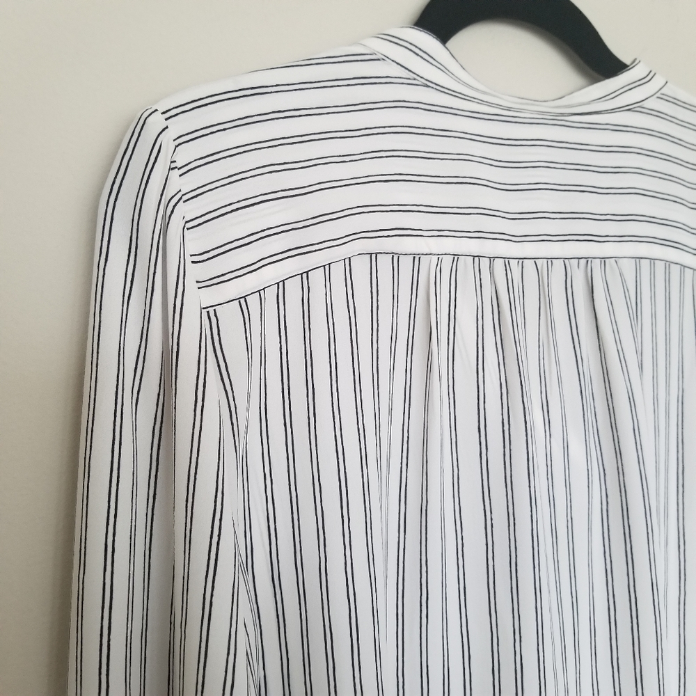 Loft white black pinstripe long sleeve blouse M - Picture 6 of 8
